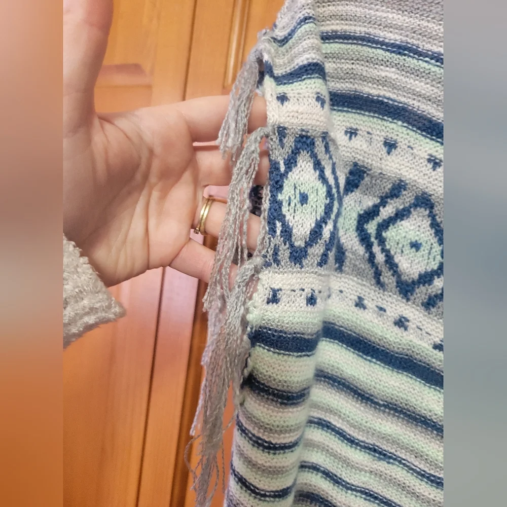 Justice Gray and Blue Tribal Fair Isle Knit Sweater Poncho Shawl Girls LG